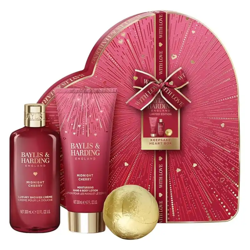 Reducere Set de ingrijire Midnight Cherry Luxury Heart, 3 piese, Baylis & Harding