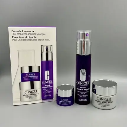 Cel mai vândut Set Îngrijire Anti-Îmbătrânire Clinique, Smart Clinical Repair, violet