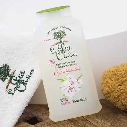 Lichidare de stoc Gel de duș Le Petit Olivier Almond Blossom 500ml, ambalaj translucid cu capac verde