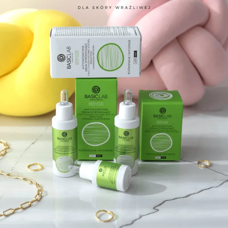BasicLab Esteticus, Ser de echilibrare antioxidant cu vitamina C 15%, Luminozitate și calmare, 30 ml Mai ieftin